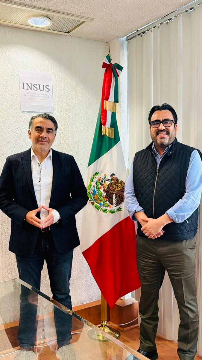 INSUS_Oficial's tweet photo. 1/🧵Recibimos la visita del presidente municipal, el Arq. @JuandDiosGamez, con quien revisamos los avances de los procesos de regularización en el Ayuntamiento de @AyuntamientoCLN, #Sinaloa.

A través de este trabajo conjunto, seguimos gestionando y agilizando acciones para https://t.co/EzZjyopcJm