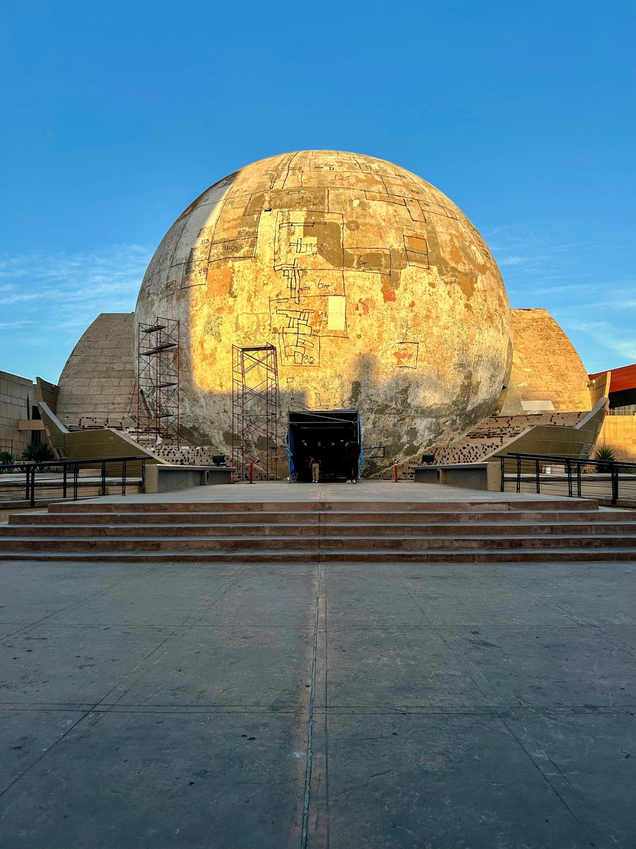 thedividingline's tweet image. #Repairs. 

#CECUT #Tijuana #UrbanPhotography #StreetPhotography #Architecture #Building #LaBola.