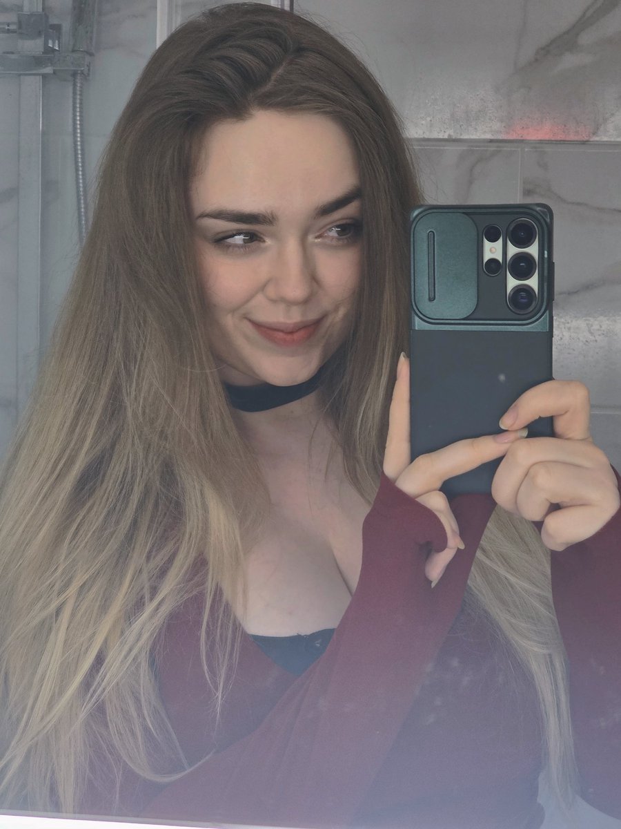 MobiusRose tweet media