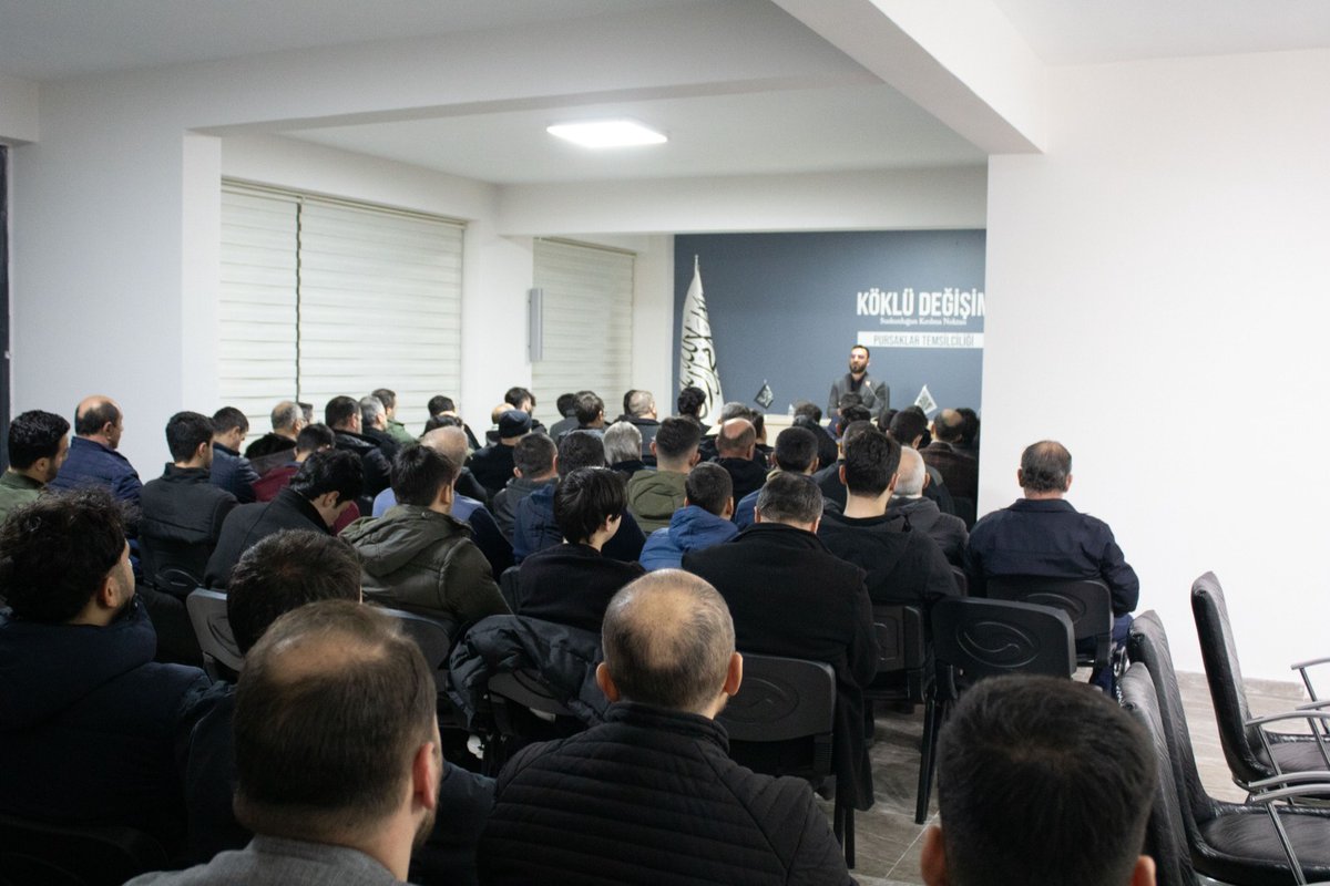 KokluDegisim06's tweet photo. Pursaklar temsilciliğimizde yoğun katılım ile "Hilafet, Tercih Değil Şer'i Bir Zorunluluktur" panelimizi gerçekleştirdik.
Konuşmacı Yusuf Yıldız sunumuna Hilafetsiz geçen 102 yılda ümmetin yaşadığı sıkıntıları anlatarak başladı.
#TekÇözümHilafet https://t.co/5egoSxs0LR