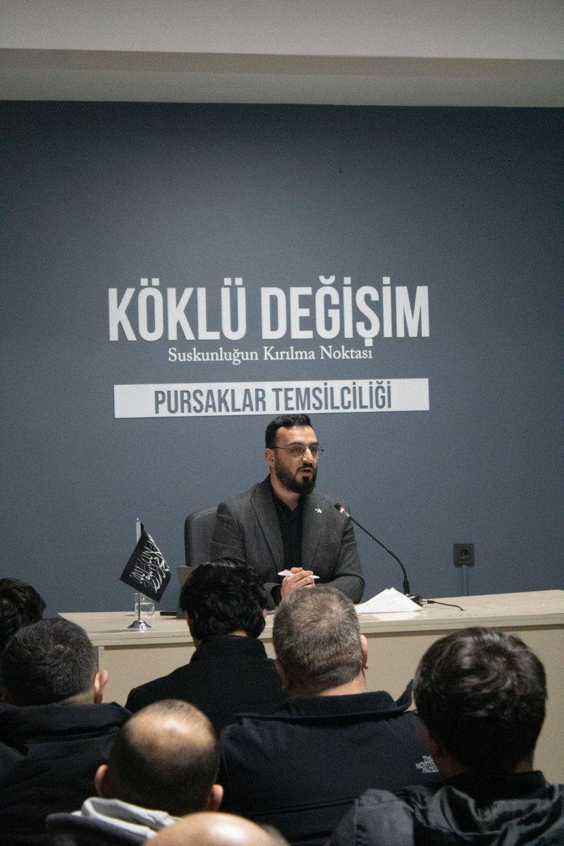 KokluDegisim06's tweet photo. Pursaklar temsilciliğimizde yoğun katılım ile "Hilafet, Tercih Değil Şer'i Bir Zorunluluktur" panelimizi gerçekleştirdik.
Konuşmacı Yusuf Yıldız sunumuna Hilafetsiz geçen 102 yılda ümmetin yaşadığı sıkıntıları anlatarak başladı.
#TekÇözümHilafet https://t.co/5egoSxs0LR