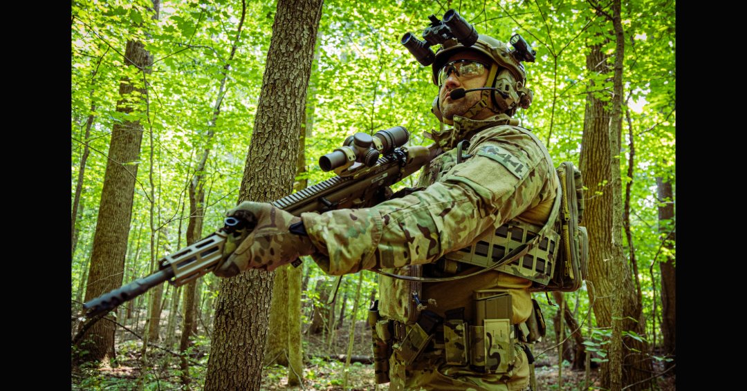 HrtTacticalGear's tweet photo. Forest recon patrol with the HRT XVC Plate Carrier, HRT ARC Belt 2.0 and SCAR-H. The XVC releases next month so stay tuned.

#hrttacticalgear #tacticalgear #missionadaptablegear #hrtxvcplatecarrier #platecarrier#fnscar #vortexoptics https://t.co/uoMwAmkJYL