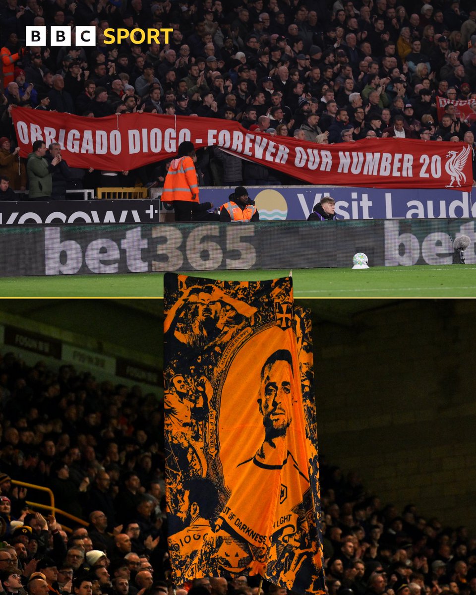 BBCMOTD's tweet photo. 🧡❤️ Applause from both sets of fans in the 18th minute for Diogo Jota. 

#WOLLIV https://t.co/K4BYl14UoS