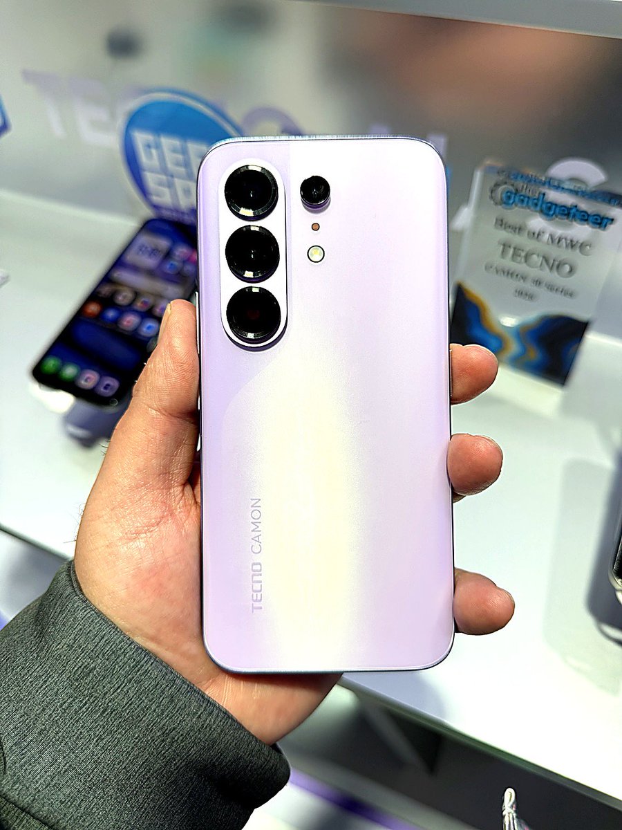 MikyAncona's tweet image. Al MWC ho dato un primo sguardo al nuovo TECNO Camon 50 Pro 👀 
Design elegante, colori davvero particolari e tanta attenzione alla fotografia mobile.
@tecnomobile 
👉 Approfondimento sul mio sito 
mikyancona.com
#TECNO #TECNOCamon50Pro #MWC2026 #Smartphone #technology