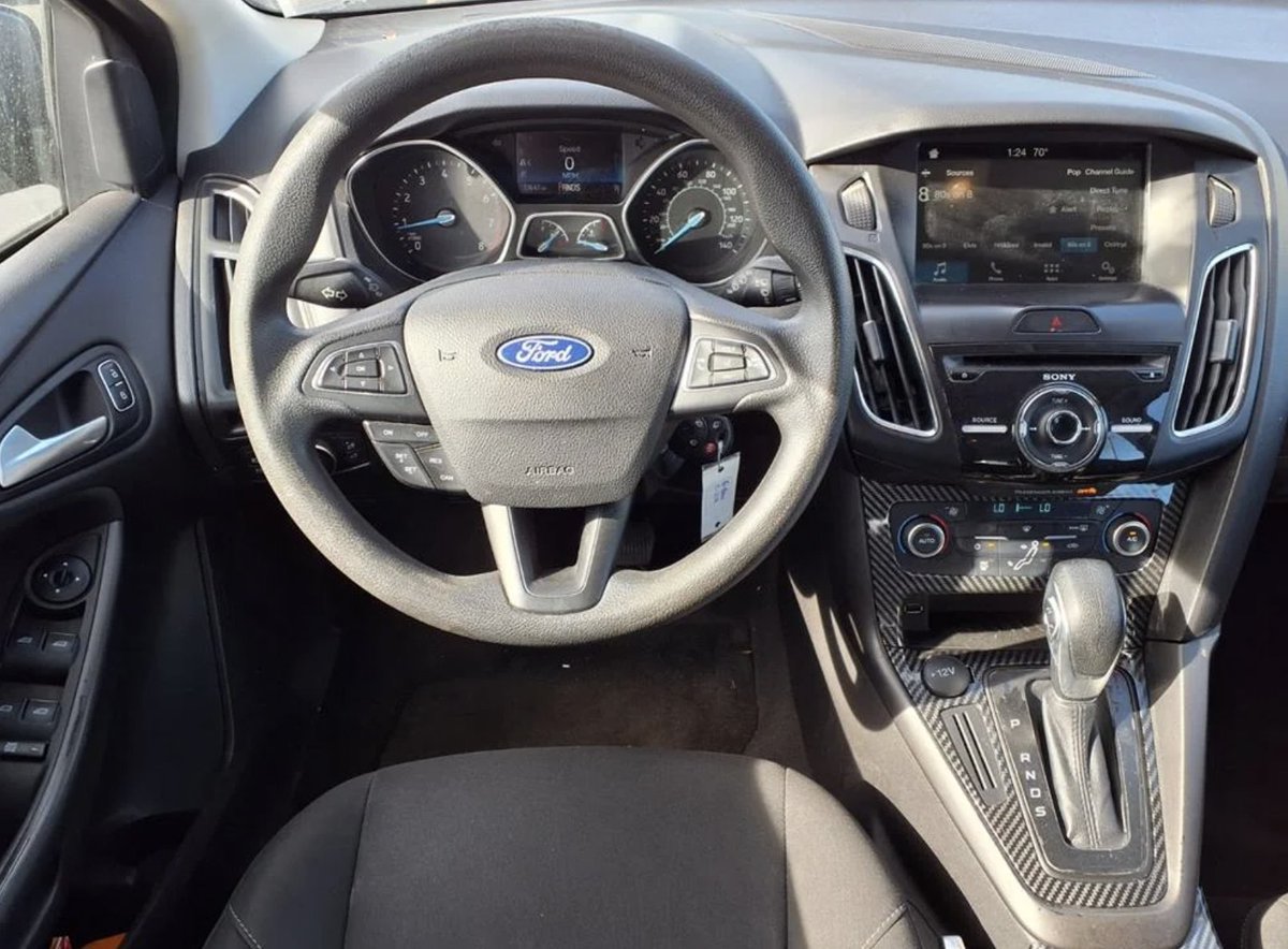 Insta_Credit's tweet photo. Thinking of upgrading your wheels? When we say 'You're good,' it's the green light for your next car adventure! https://t.co/RXLudLrA5V https://t.co/LxP2gDb1NG
