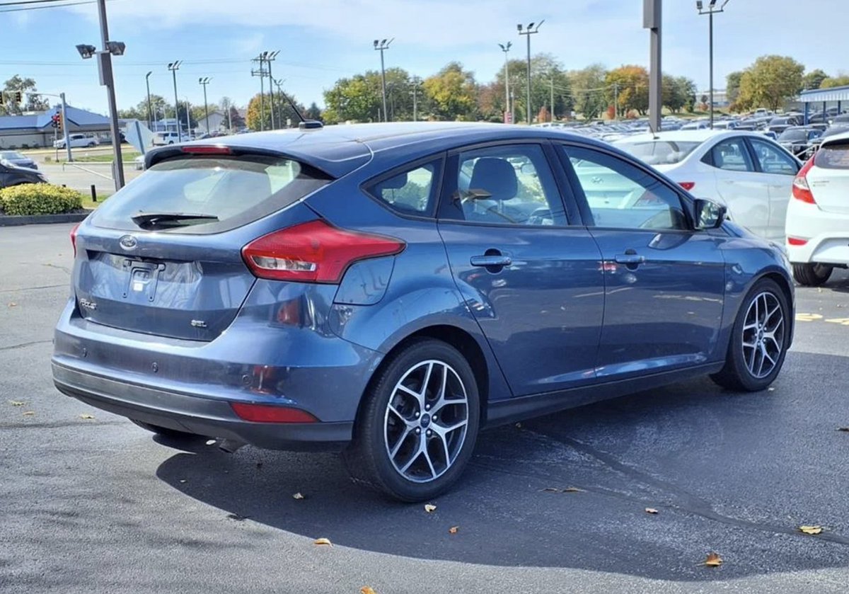 Insta_Credit's tweet photo. Thinking of upgrading your wheels? When we say 'You're good,' it's the green light for your next car adventure! https://t.co/RXLudLrA5V https://t.co/LxP2gDb1NG
