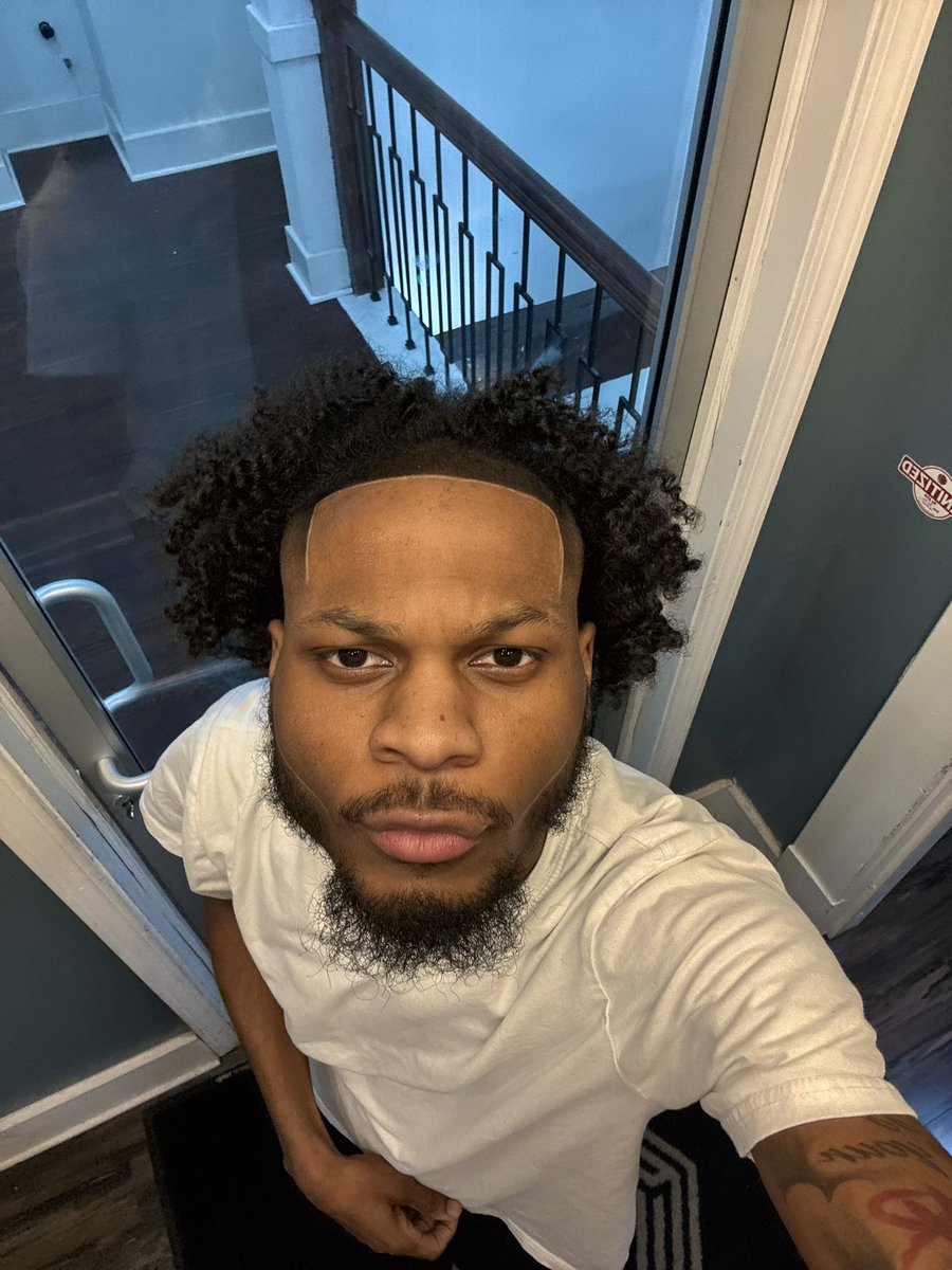 kasthesavage1's tweet photo. 💈 https://t.co/8ltDUVjx5a