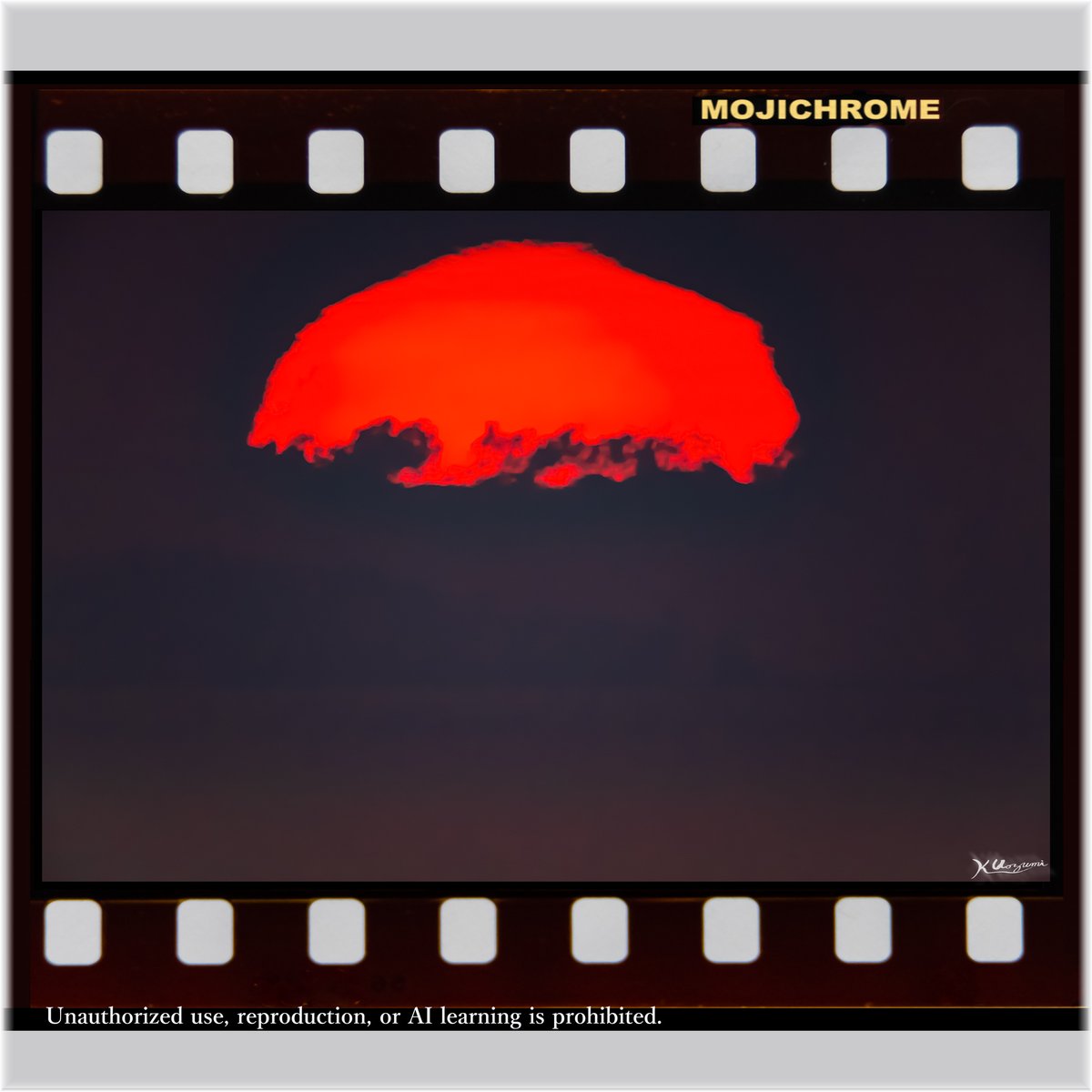 周防灘の片隅で 曇る朝に昇る太陽 撮影:2026.2.22 equipment : SONY