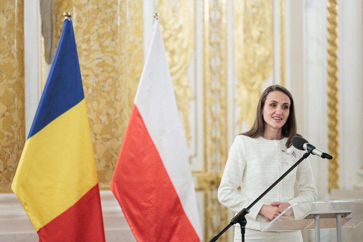 Today, I had the honor of presenting my counterpart, <a href="/sikorskiradek/">Radosław Sikorski 🇵🇱🇪🇺</a>, with the National Order of the 'Star of Romania' in the rank of Grand Officer, on behalf of the President of Romania <a href="/NicusorDanRO/">Nicușor Dan</a>.

This distinction represents a profound recognition of his contribution to