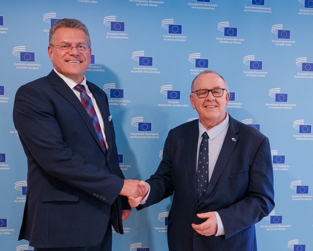EESC_President's tweet photo. Pleased to welcome Commissioner @MarosSefcovic for the conclusion of ECI Day at #CivSocWeek.

The European Citizens’ Initiative transforms civic voice into political impact, placing citizens’ priorities on the EU agenda.

Now is the time to make your voice count. https://t.co/7lmpItIWrC