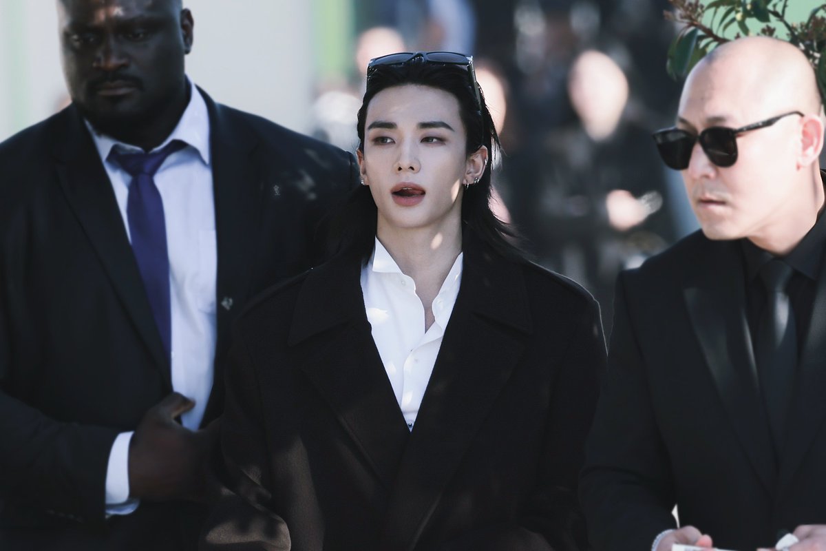seuptto32o's tweet photo. 260303   Dior

#현진 #Hyunjin
#HYUNJIN_DiorAW26 https://t.co/dI9hLTRkMU