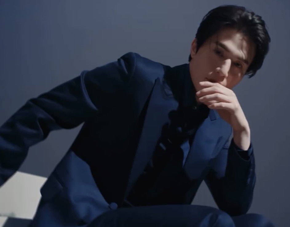 OMG! He’s soooo hot! ❤️‍🔥❤️‍🔥❤️‍🔥
#LeeDongWook #이동욱