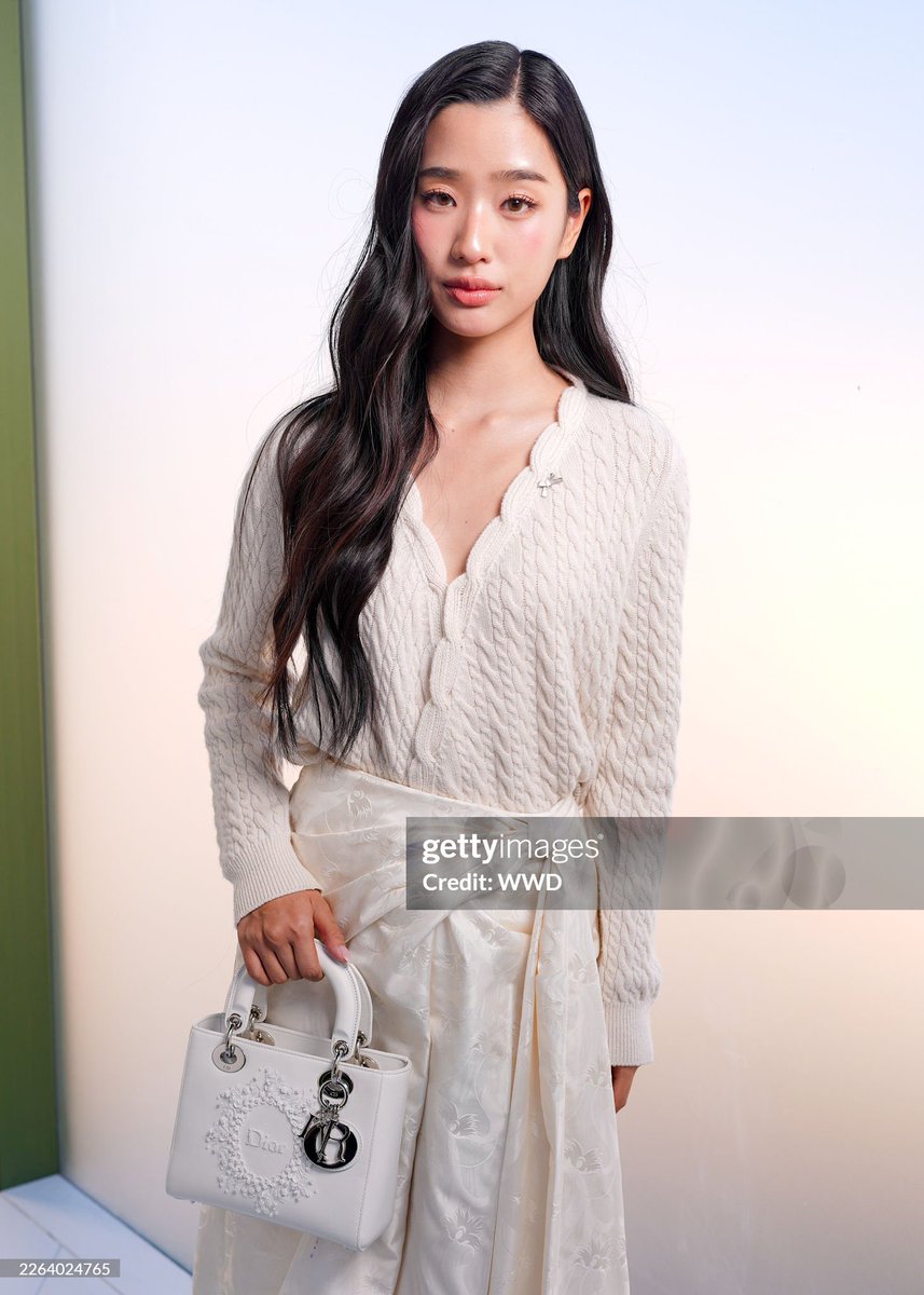 รูปจึ้งมาเสมอ👍🏻👍🏻

.

📸Cr : gettyimages

.

TU AT DIOR PFW 2026
#DiorAW26 <a href="/Dior/">Dior</a>
#DiorAW26XTU #PFW
<a href="/jonathan/">jonathan</a>.anderson
#tontawan