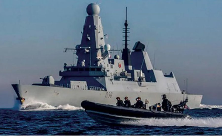 ▪️İngiltere, İran dronlarının hedefi olan Güney Kıbrıs Rum Kesimi'ndeki Kraliyet Hava Kuvvetleri Üssünü korumak için savaş gemisi göndermeyi değerlendiriyor.  
(Sky News)