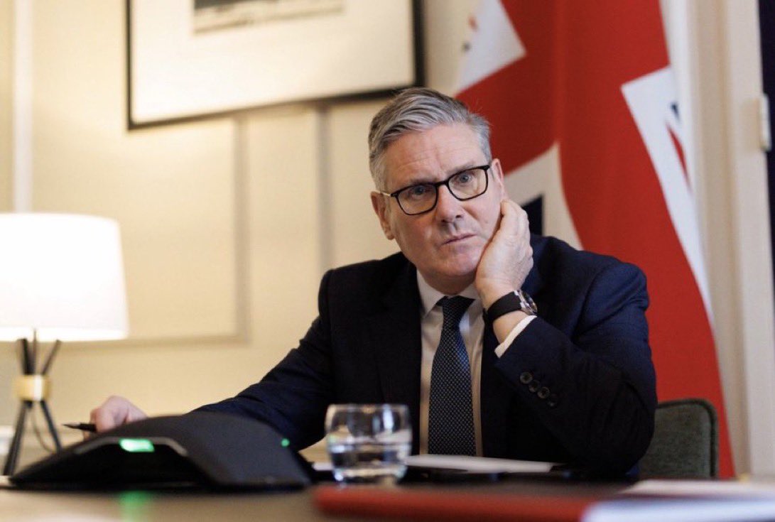 benonwine's tweet photo. Anyone else completely and utterly disgusted and sickened by Keir Starmer, please Raise your hand 🙋‍♂️ https://t.co/DoaWoQElCw