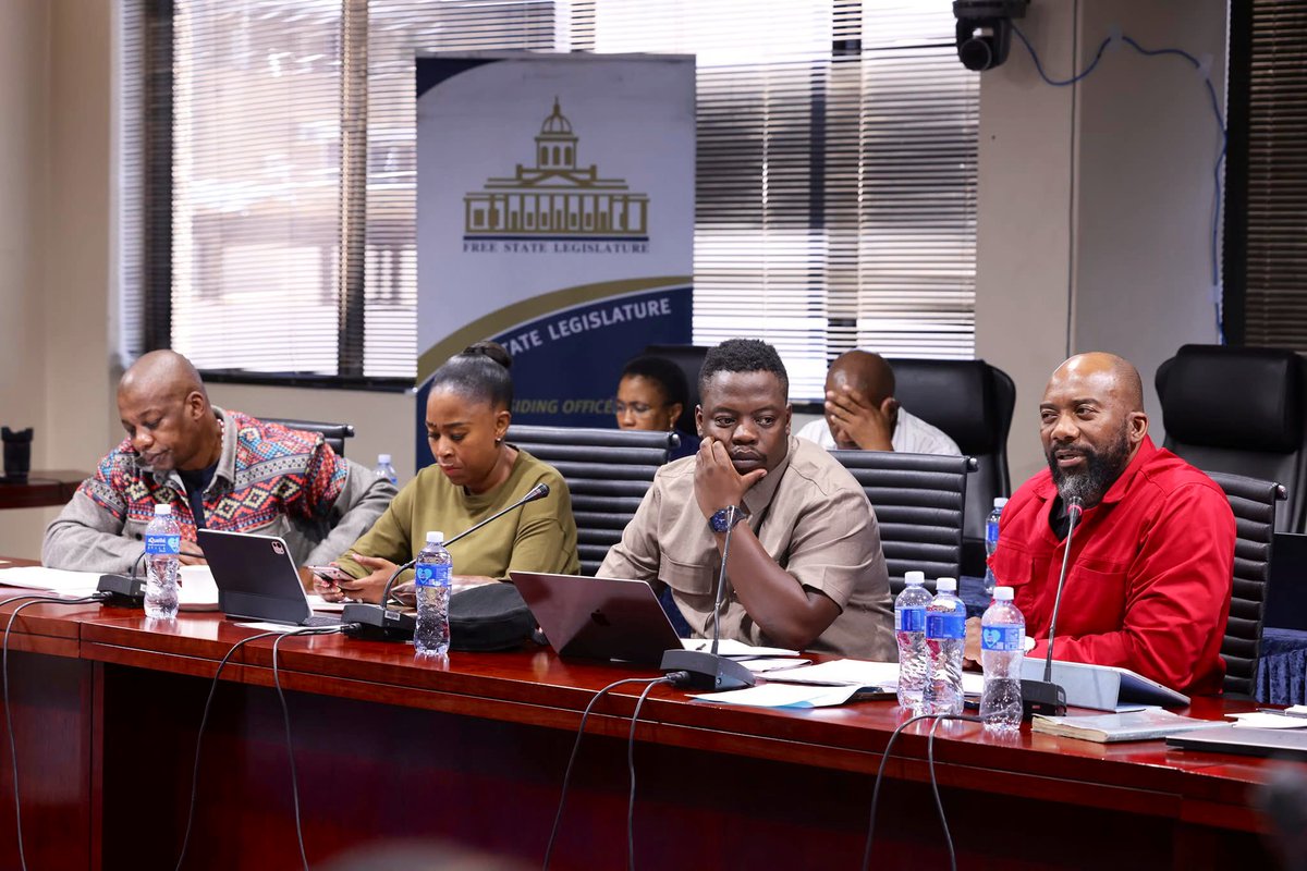 EFF_FreeState's tweet photo. ♦️IN PICTURES♦️

Today the Joint Portfolio Committee on Education, Health and Social Services & Public Accounts and Finance Portfolio chaired by the portfolio Chairperson, Commissar @Liphoko_Coach and Hon. MD Khoabane, convened a session with the Department of Health delegation led by MEC Hon. M. Mahlatsi. 

The meeting focused on the consideration of the third-quarter non-financial performance and expenditure reports for the 2025/26 financial year.

The Committee is also scheduled to engage with the Department of Social Development and the Department of Education at a later stage.

#EFFInGovernment