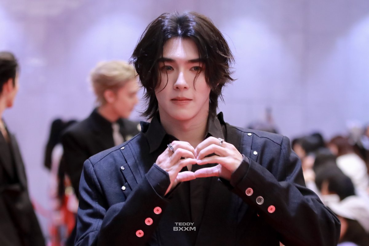 ขอบคุณ <a href="/thaiboxoffice/">Thailand Box Office</a> ที่มอบรางวัลอันทรงเกียรติให้แก่ <a href="/bxxm_rvw/">บอ อู มอ บูมบูม🐋✨</a> 🏆 และทุกคนที่มาหาบูมกันมากๆน้าาา ขอบคุณทุกๆกำลังใจแรงโหวตที่ทุกคนมีให้กับบูม เดินทางกลับกันดีๆ ขอบคุณค่า 🫶🏻🐋✨ 

BXXM AT TBOA 2025 

#ThailandBoxOfficeAwards2025
#BXXMRVW #RVW 
#BoomRaveewit