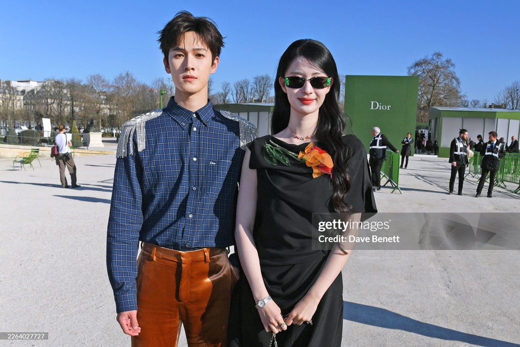 📸 260303 | Wang Churan in Paris x DIOR for Paris Fashion Week 🇫🇷 

Wang Churan and Li Yunrui photo captured via gettyimages 😆

#WangChuranDiorAW26 #WangChuran #王楚然 #DiorAW26 #PFW
