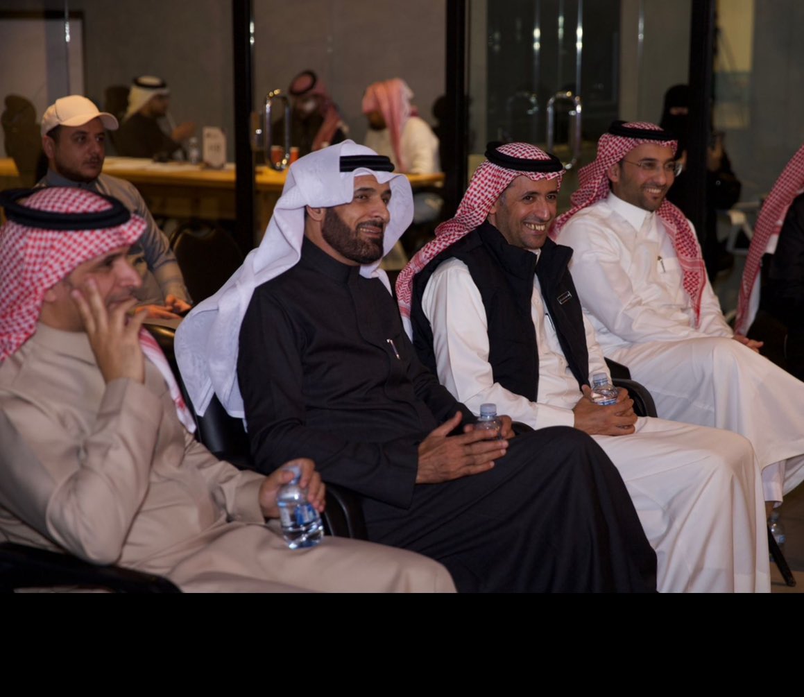 أقامت جمعية خبرة التعليمية لقاء العقلية القيادية 2.0 ،ضمن مبادرة #أجاويد_4
لقاء نوعي عزّز مفاهيم النمو القيادي، ورسّخ ثقافة التأثير الإيجابي وصناعة الأثر .