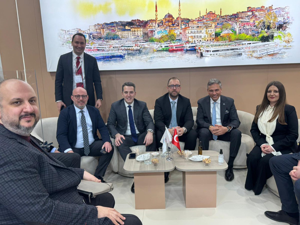 ITB Berlin 2026 Fuarı kapsamında, TÜRSAB Yönetim Kurulu Başkanımız Firuz Bağlıkaya ve beraberindeki TÜRSAB Heyetimiz, Kuzey Makedonya Kültür ve Turizm Bakanı Sayın Zoran Ljutkov ve beraberindeki heyet ile bir araya geldi.

İki ülke arasındaki turizm hareketliliğini artırmaya