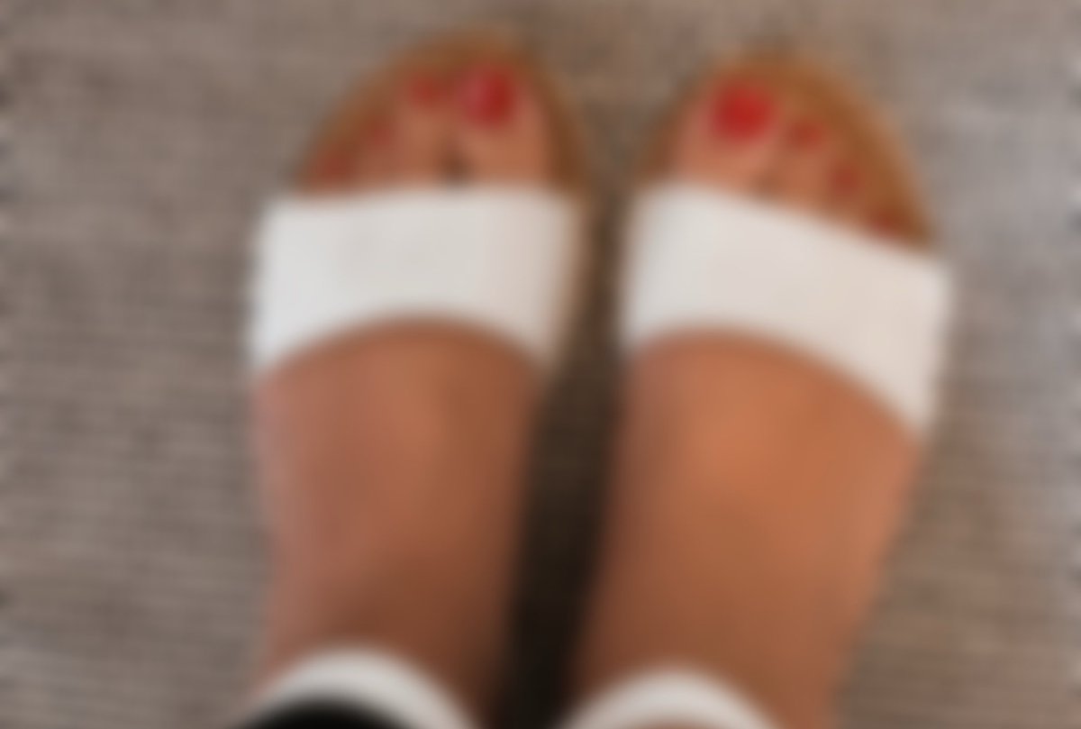 PriveSoles's tweet photo. Comfy sandals, Cute toes💋
Want unblurred…
#linkinbio https://t.co/kmSNIWpb1A