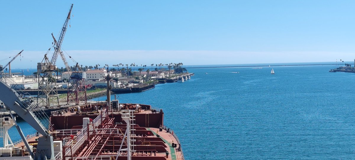 CAPT. PARA8OLIC TOBLERONE tweet media