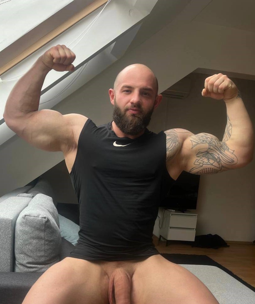 Wataa

All my content 
linktr.ee/marcuspower