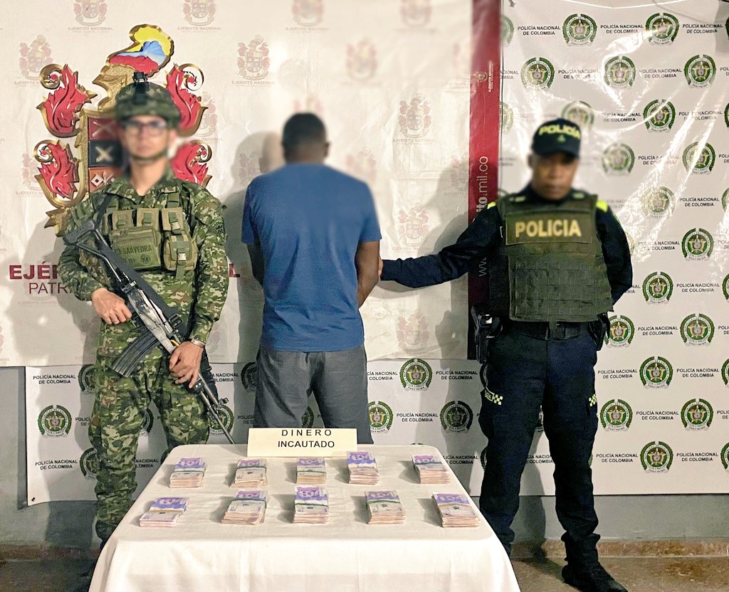 #UltimoMinuto | 🚨 En el municipio de Tadó, <a href="/PoliciaColombia/">Policía de Colombia</a> y <a href="/COL_EJERCITO/">Ejército Nacional de Colombia</a> capturaron en flagrancia a un ciudadano que transportaba $46.800.000 en efectivo sin justificar su procedencia. 
El dinero fue incautado y el caso quedó a disposición de la autoridad judicial. #Seguridad