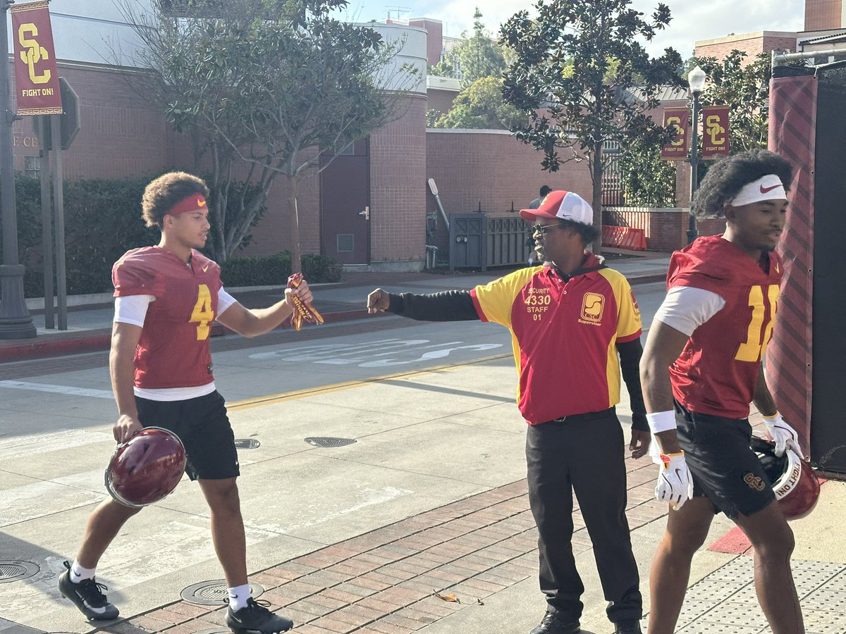 Dan Lovi tweet media