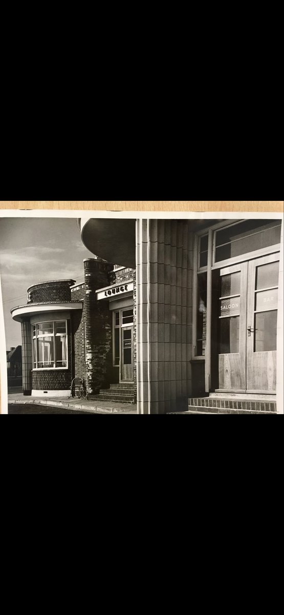 save_duke's tweet photo. This is amazing news. We saved this wonderful historic pub with an 8 year long campaign. These stunning murals must be protected . This is a British heritage pub not a burger bar! @CampaignforPubs @CAMRA_Official @C20Society @ProtectPubs @SAVEtoReuse #pubs #ww1 #heritage #listed https://t.co/wKY1giUKjZ