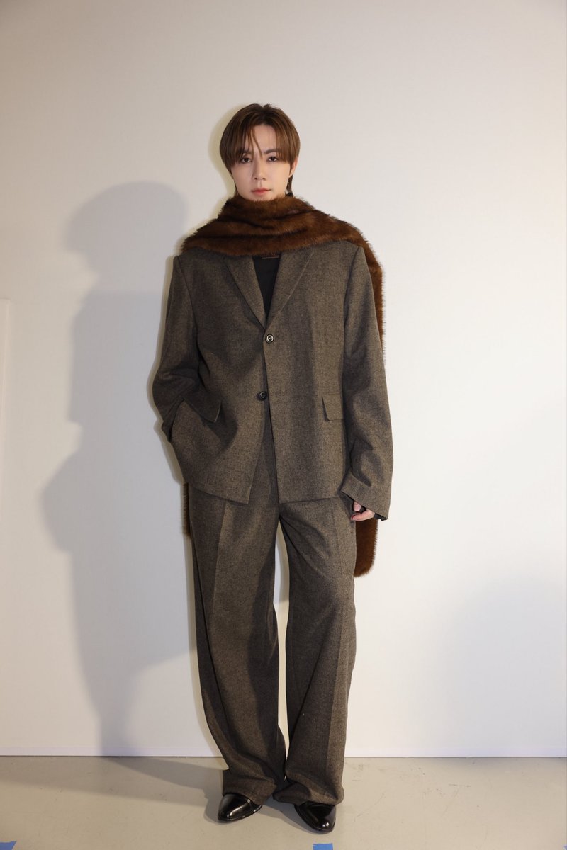 Hello_asian's tweet photo. เซอร์ไพร์ส !!! วันนี้ไม่ได้นั่ง front row แต่ซี พฤกษ์ ลง runway เองเลย !!
การเดินแบบที่ fashion week ครั้งแรก โซเชี่ยลแตก !! 
แล้วหล่ออะไรขนาดนี้คะ !! 
ZEEPRUK ON THE PARIS RUNWAY
#ConceptKoreaxZeePruk
#PFW2026 #컨셉코리아 
#ConceptKorea https://t.co/aVhVlspISI