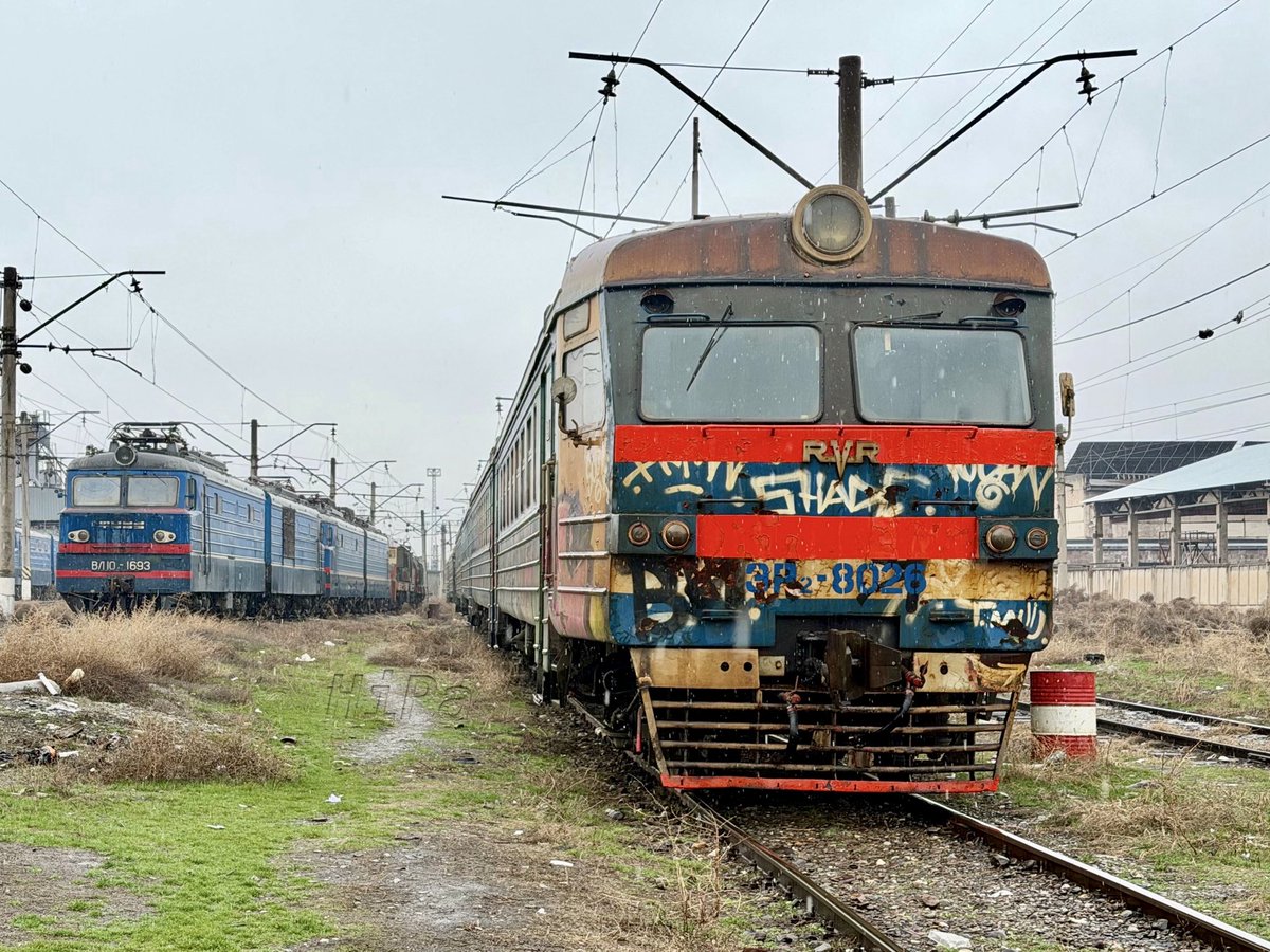 HiPa125's tweet image. South Caucasus Railways, Latvian #Soviet Socialist Republic-built, RVR #ER2 8026 #EMU - Yerevan #ArmenianRailways