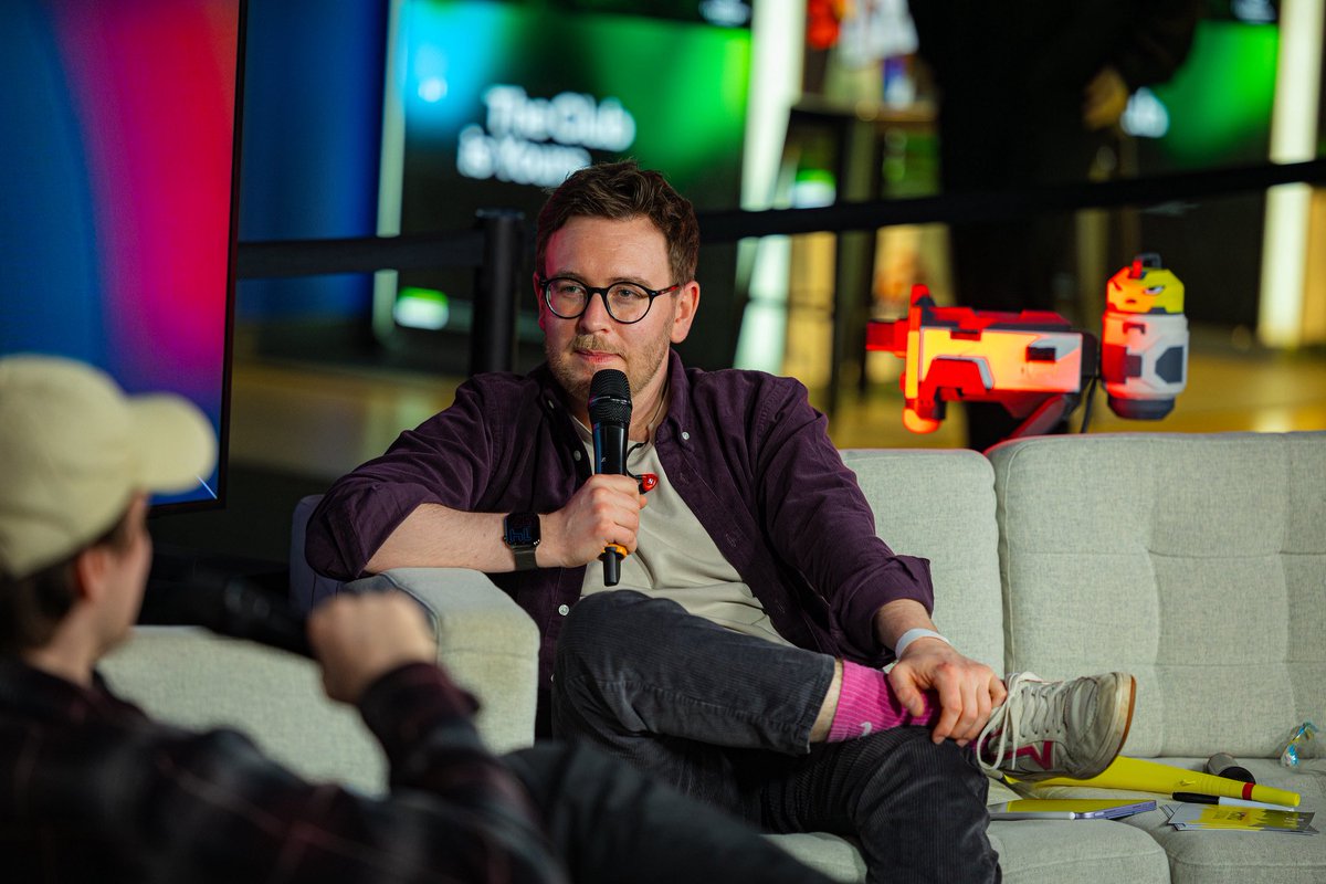 Daniel / p0ly tweet media