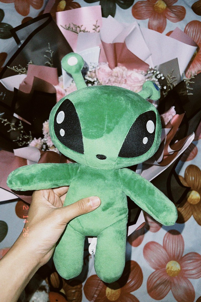 beentayyy's tweet photo. 👽🩷 https://t.co/cRFU1rT8J1
