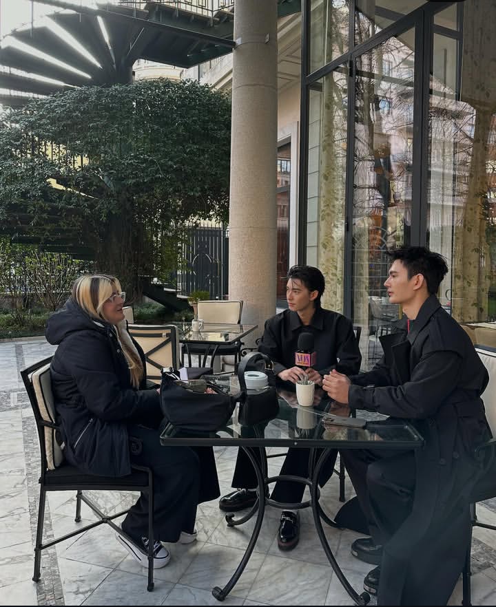 Violet_rebel88's tweet photo. I really like what I see in these photos. PoohPavel truly look like real businessmen here. I wouldn’t be surprised at all if, in a few days, they launched a business together.

#ppoohkt #pavelphoom #poohpavel https://t.co/pHwaxKJ6A0