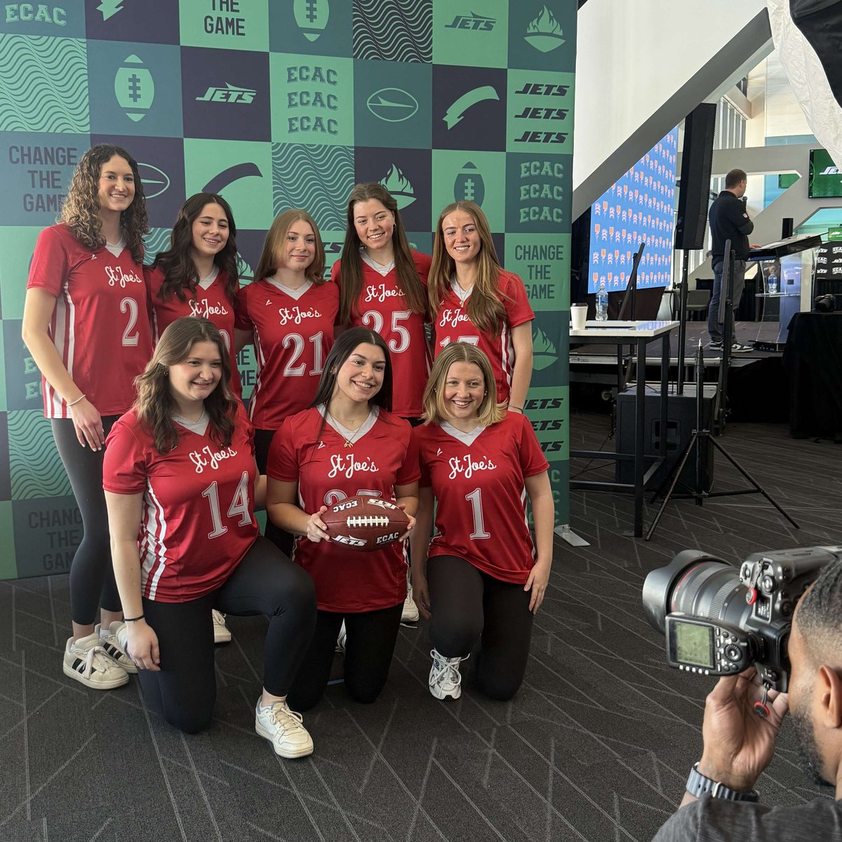 sjuhawks_rec's tweet photo. Last Friday our women's club flag football attended the ECAC Media Day at MetLife Stadium. It's safe to say they had a great time and we're proud to see our Hawks representing SJU on such a big stage as this historic first season kicks off. #THWND https://t.co/e4jGrh6Lr0