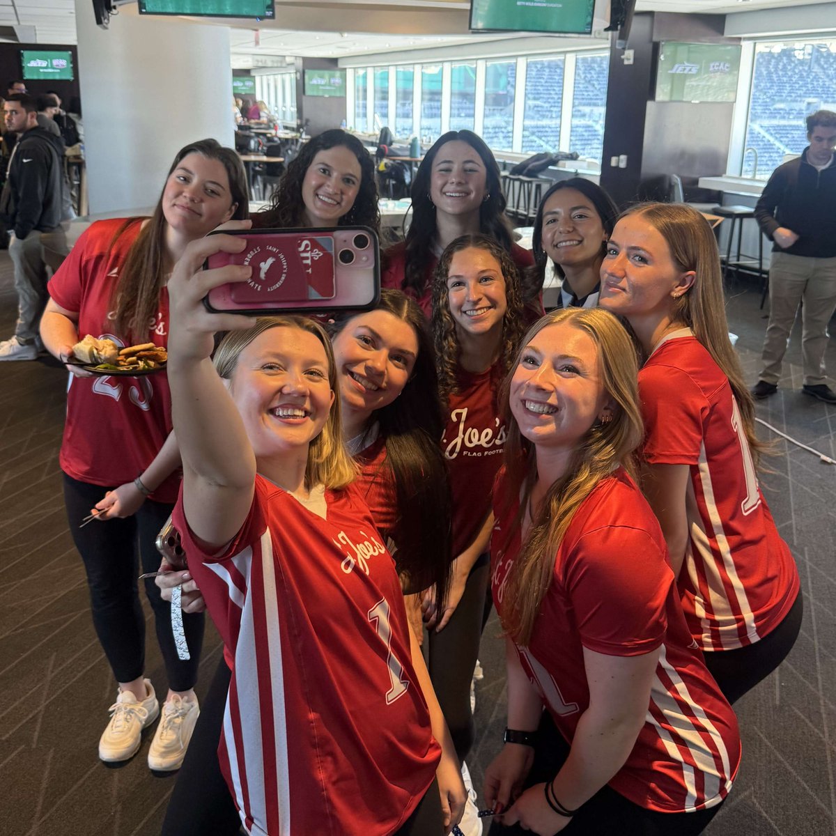 sjuhawks_rec's tweet photo. Last Friday our women's club flag football attended the ECAC Media Day at MetLife Stadium. It's safe to say they had a great time and we're proud to see our Hawks representing SJU on such a big stage as this historic first season kicks off. #THWND https://t.co/e4jGrh6Lr0