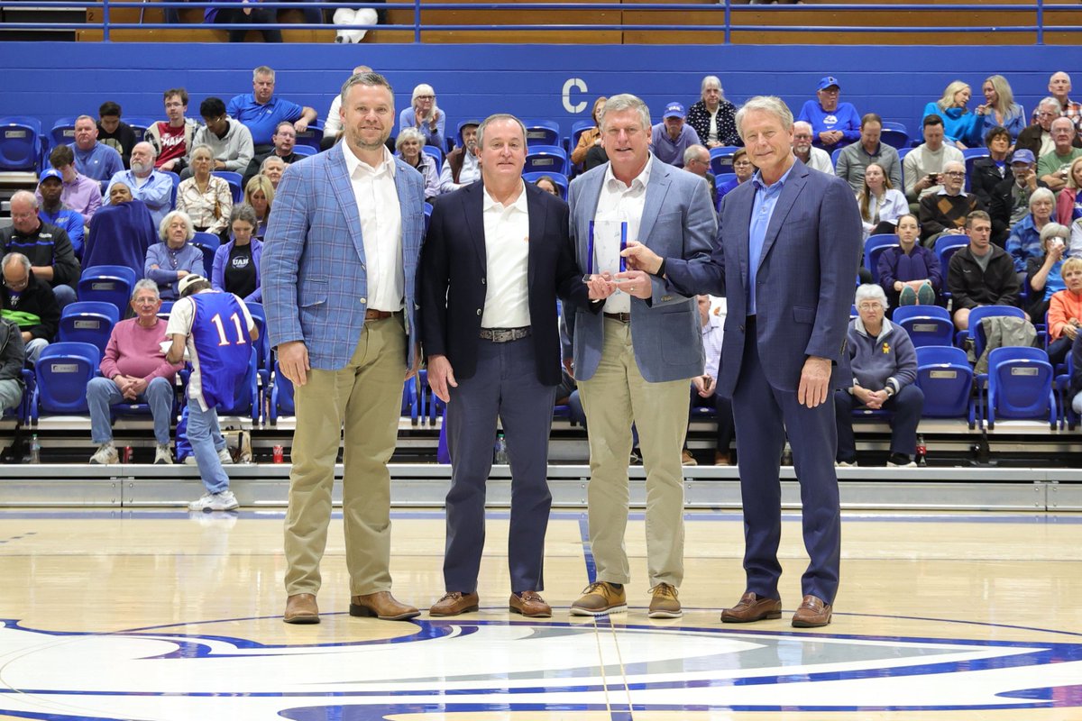 UAHChargers's tweet photo. We’re proud to recognize SportsMED for being an outstanding partner to UAH Athletics! 

We were honored to welcome CEO of SportsMED Complete Orthopedic Care Blake Bentley along with Dr. Eric Janssen and Dr. Troy Layton from SportsMED to commemorate SportsMED Arena on Friday. https://t.co/l8LY8ygvx5