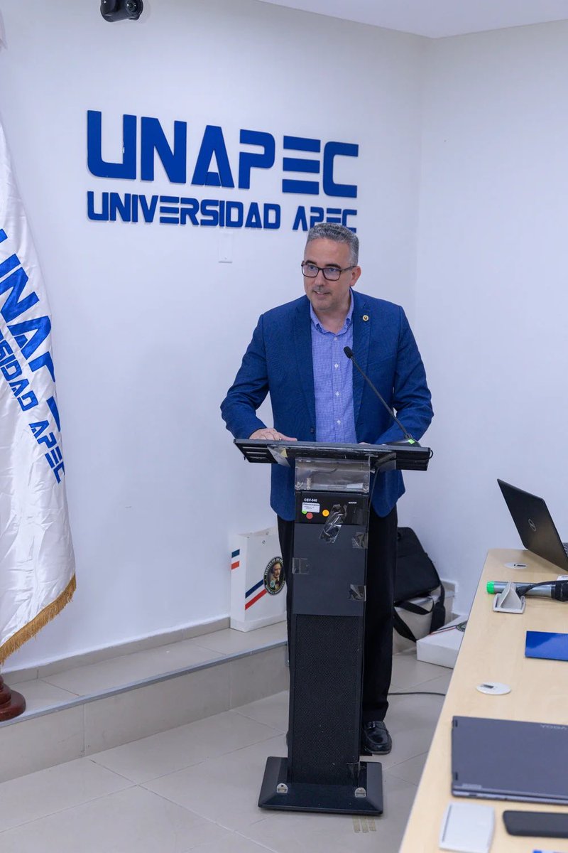 Universidad APEC tweet media