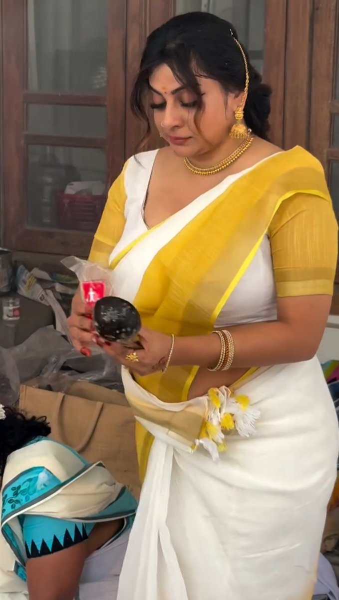 ReSudhar66270's tweet photo. Trending Lady 💥💥
#AnnaReshmaRajan ❣
#AnnaRajan 

@CuriousKarthi @malluactressmed @sweety80287321 https://t.co/nZvGGgczRk