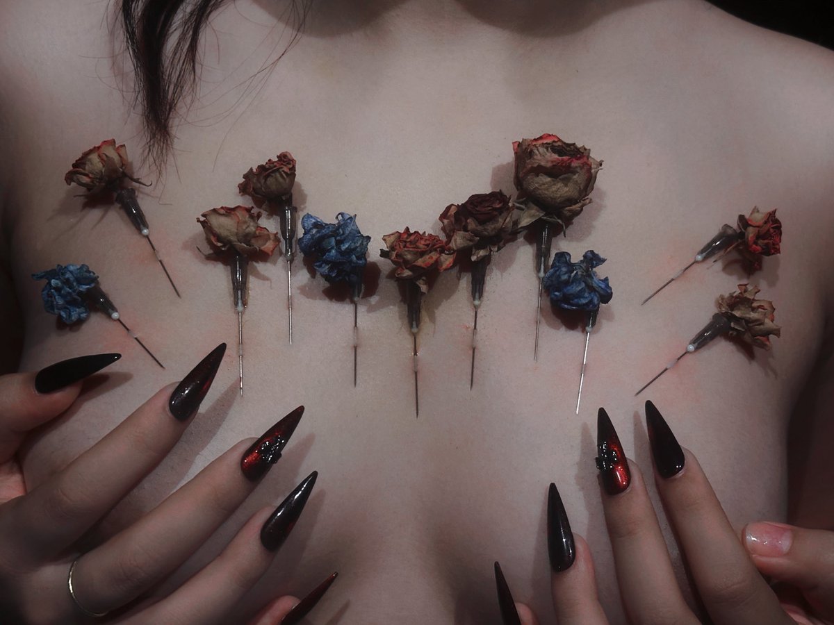 十六月 tweet media