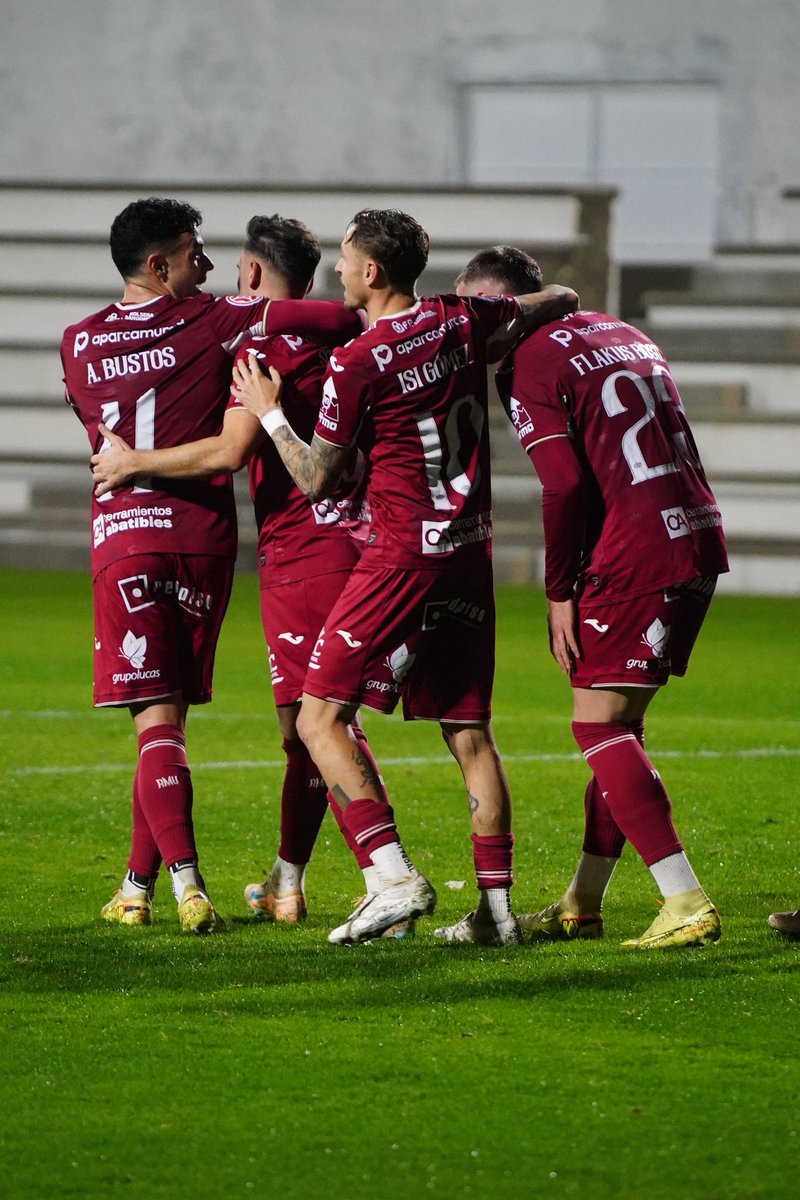 Tres victorias, un empate y una sola derrota. Ese es el saldo del Real Murcia ante los equipos que ocupan el descenso.

5 de los 15 partidos que tiene por delante el equipo grana son ante los últimos cinco clasificados.

3 de ellos, además, en este mes de marzo que comienza con