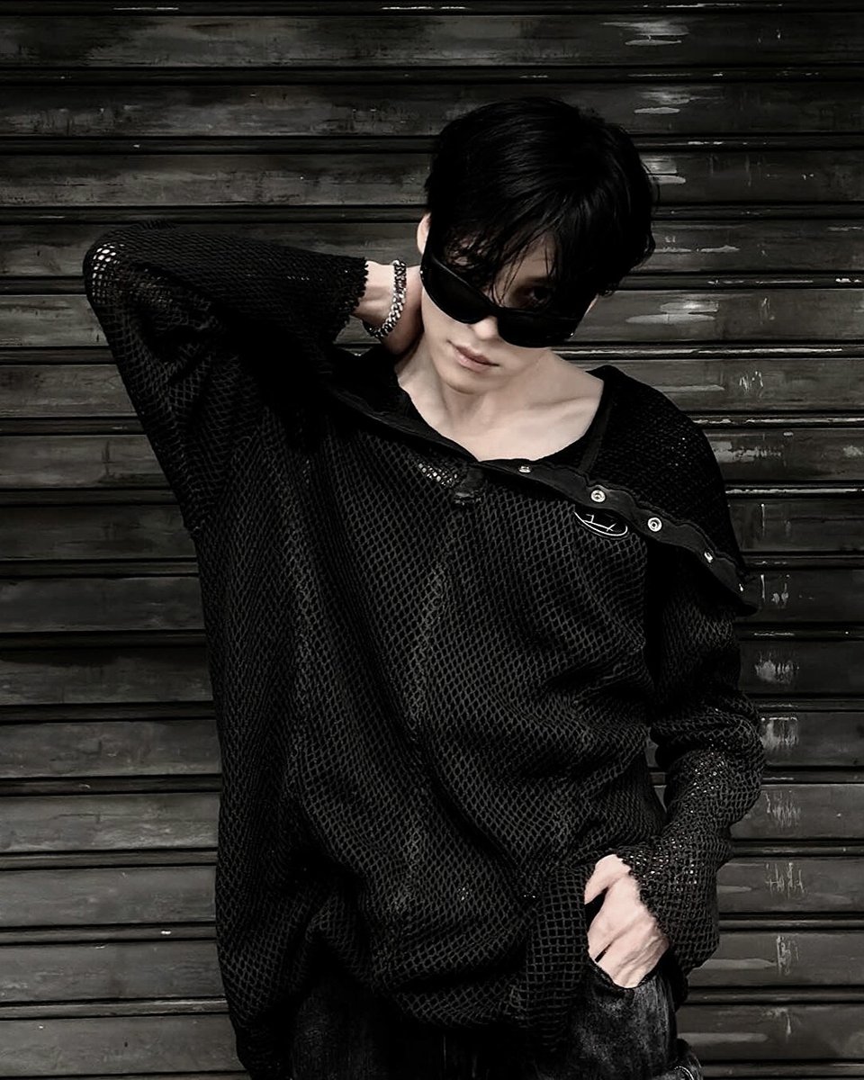 dansedepassion's tweet photo. ⠀

cool guys wear diesel.

⠀ https://t.co/HGCRzb05dU