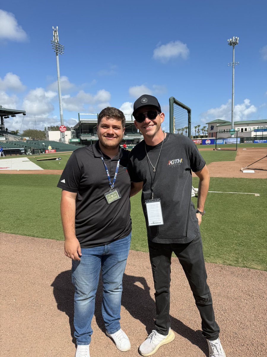 Isaac Azout tweet media