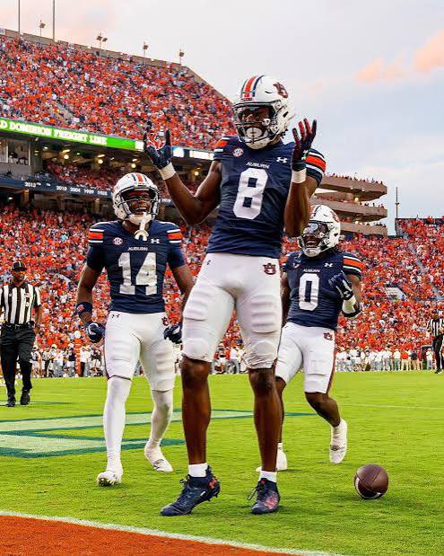 Avery Thompson tweet media