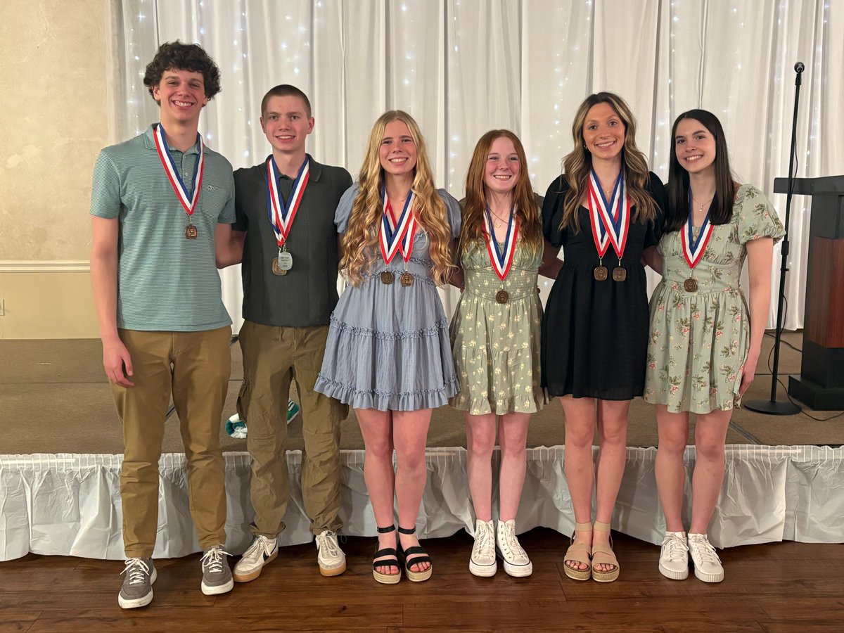 SouthFayetteSD's tweet photo. Congratulations to our Swimmers who medaled at WPIALs last week!
Grant Logan 8th in the 100 Backstroke
DJ Poe 2nd in the 500 Freestyle (breaking his own school record by 4 seconds!) and third in the 200 Freestyle;
Girls 200 Medley Relay took 6th (Abby Poe, Cloey Barnes, Macy Koerner, and Carrie Fisher);
Abby also earned 7th in the 500 Freestyle, and Macy took 7th in the 100 Fly.

Lion Country is so proud of you!
#SFLionPride #sfhslions