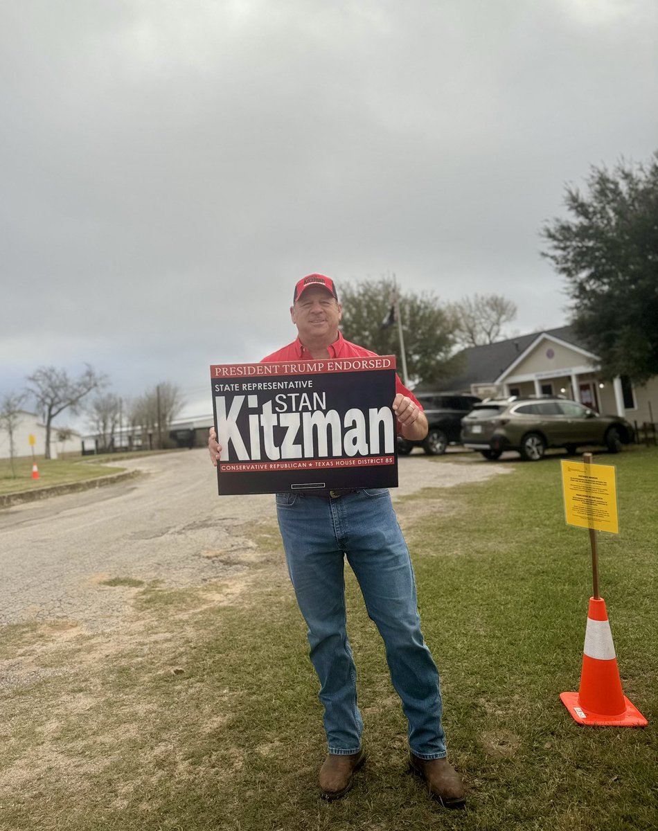 Mano DeAyala tweet media