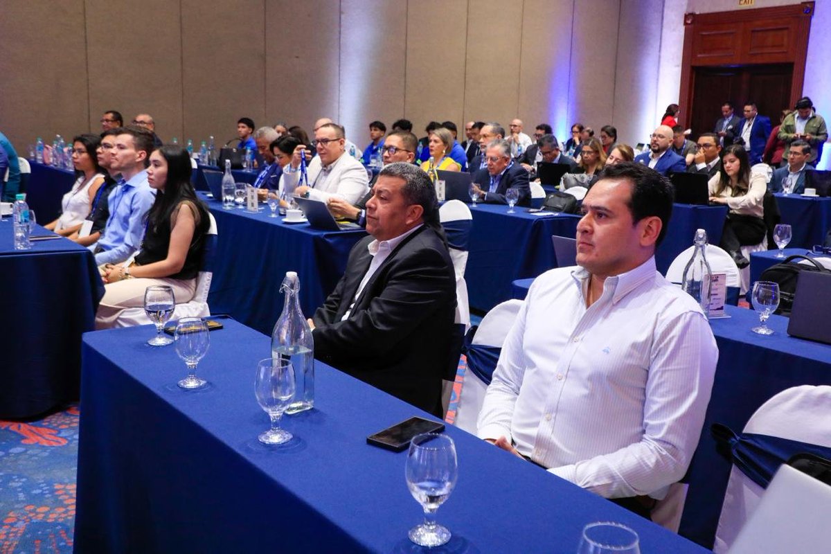 Diario El Salvador tweet media