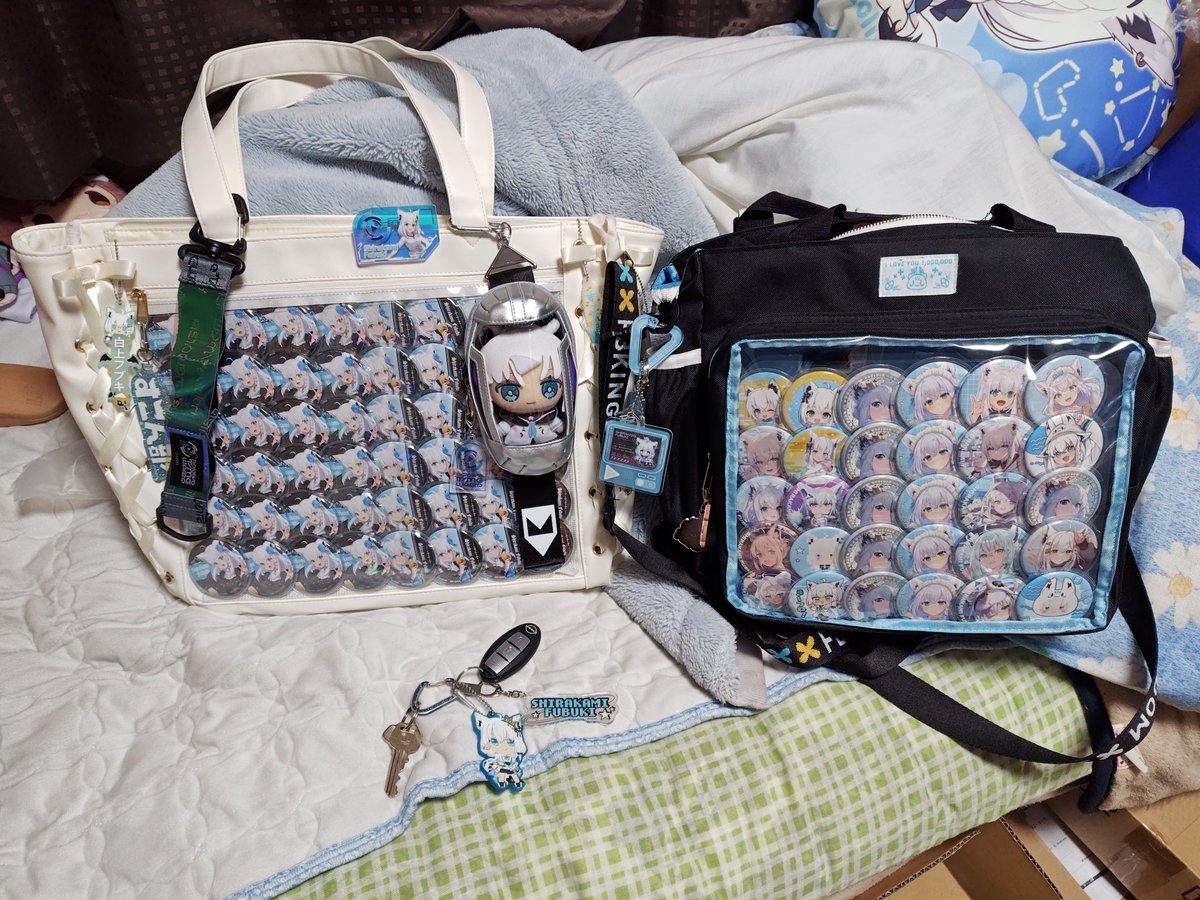 今日、(日付ではホントは3日)Expo・Fes用痛バの飾り付けをやりました