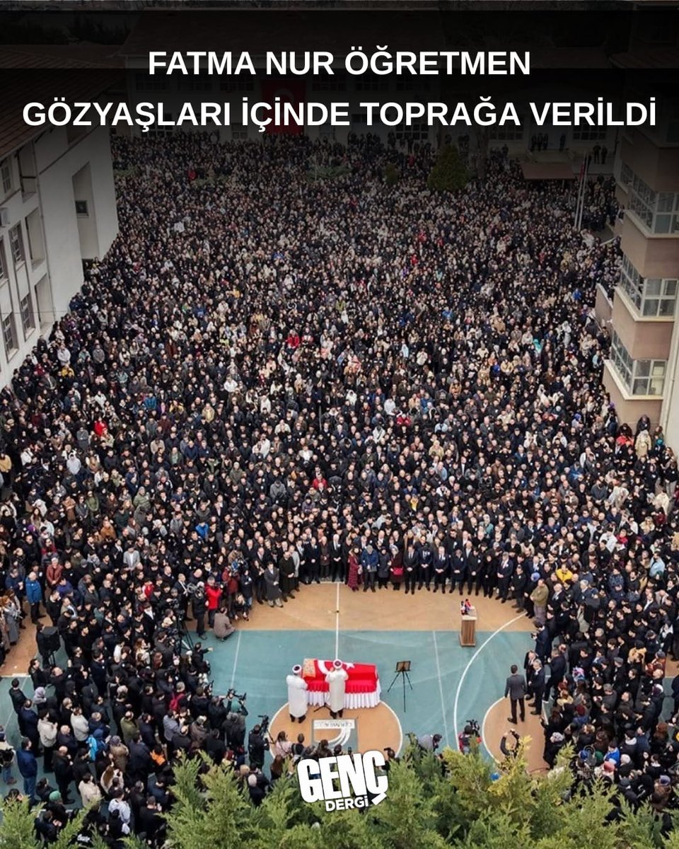 🥀 Bir sınıfın ışığıydı Fatma Nur öğretmen…

Görevini yaparken aramızdan ayrılması, sadece ailesini değil; öğrencilerini, meslektaşlarını ve bu ülkenin vicdanını derinden yaraladı. 

🤲🏻 Fatma Nur öğretmeni rahmetle anıyor, ailesine ve tüm eğitim camiasına sabır diliyoruz.